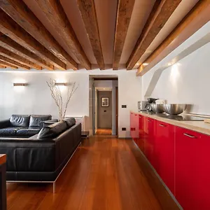 https://venice-cera-san-mois.hotelinveneto.com